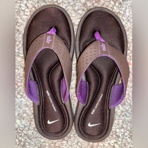 NIKE comfort flip flops
